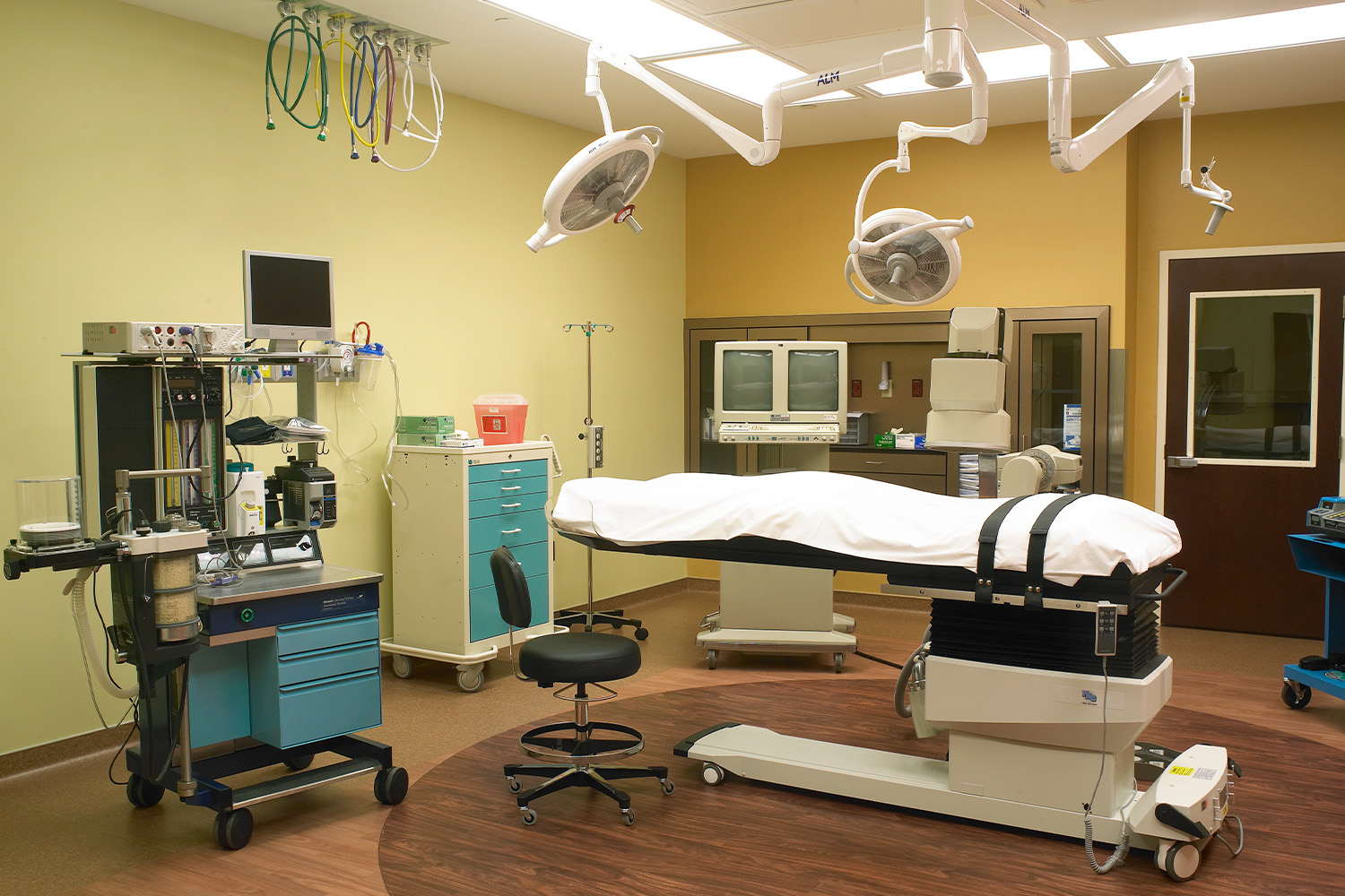 Eye surgery room with medical equipment in Southpoint Surgery Center